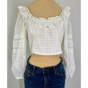 Perfect summer top! white lace cropped peasant  top.  women's top size L